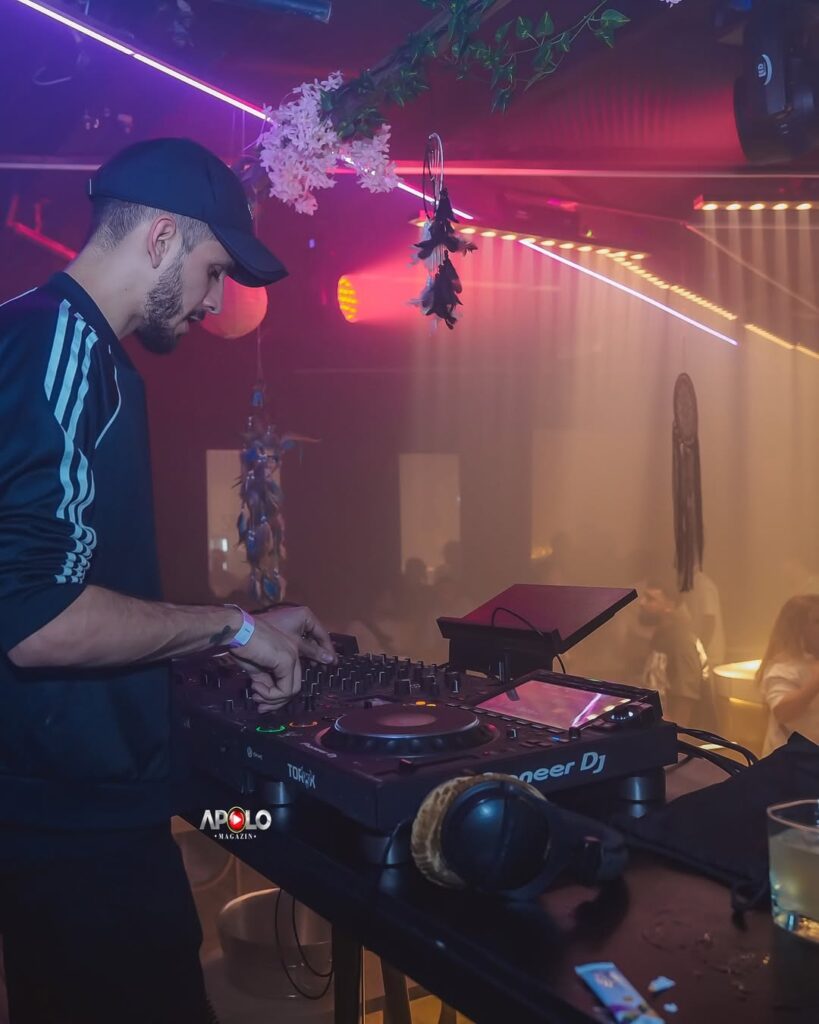 Profesor Juan Corbelletta DJ en Concept Academy Cali